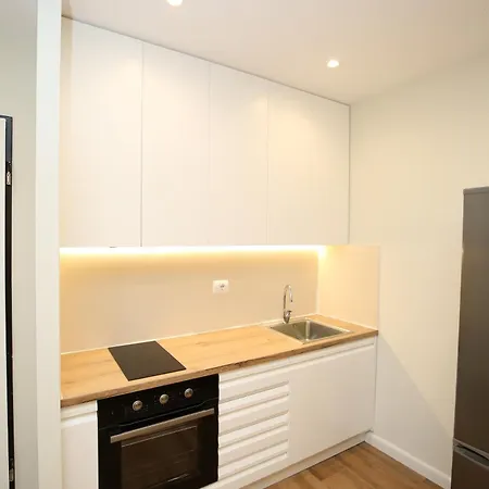 Apartment Apartment *
